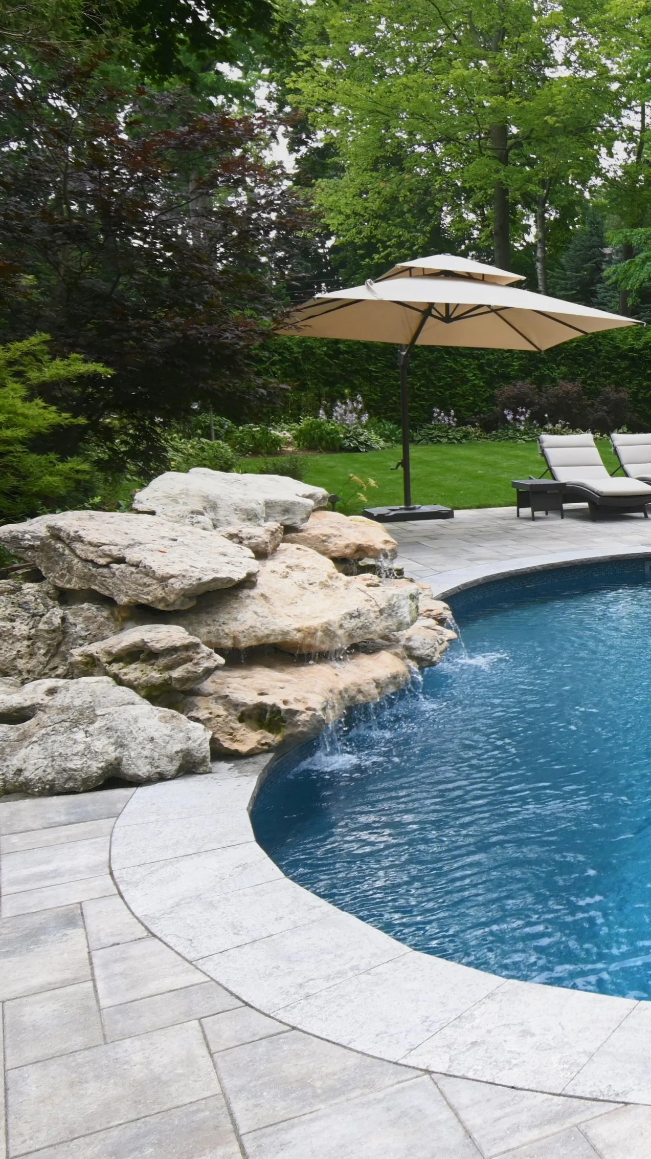 Swimming Pool builders in Burlington, Ontario