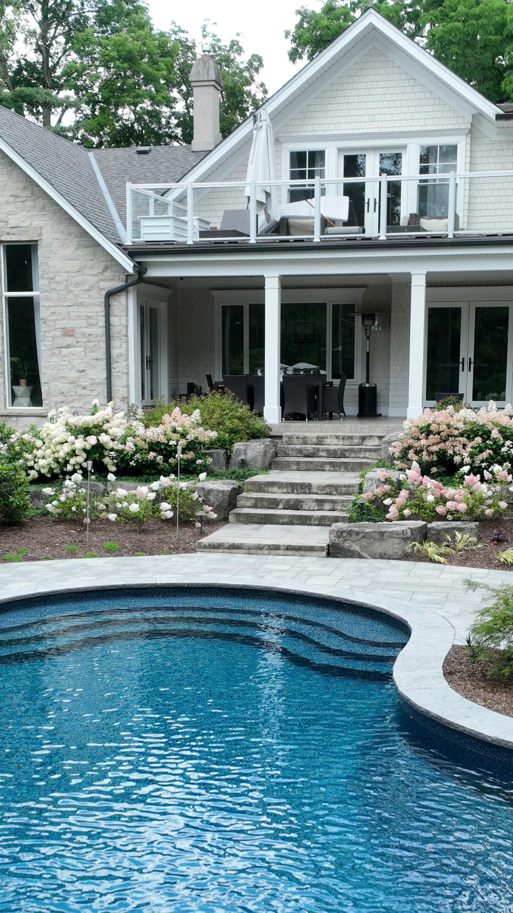 Swimming Pool builders in Burlington, Ontario