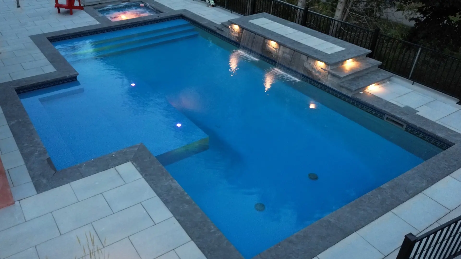 Swimming Pool builders in Burlington, Ontario