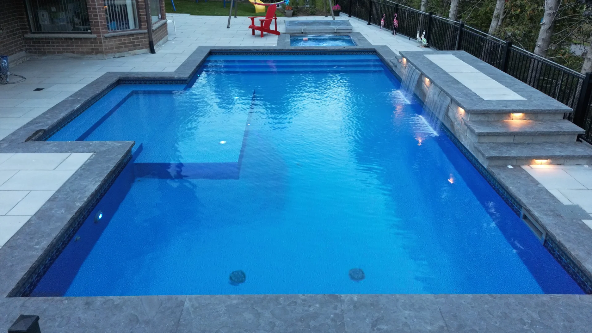 Swimming Pool builders in Burlington, Ontario